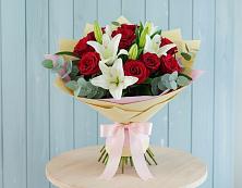 Букет цветов из:  Лилии и Розы в Болгаре