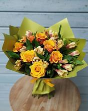 Букет цветов из:  Альстромерии и Розы в Болгаре