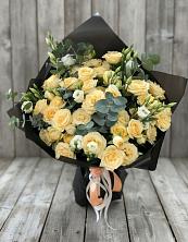 Букет цветов из:  Розы и Лизиантусы в Болгаре
