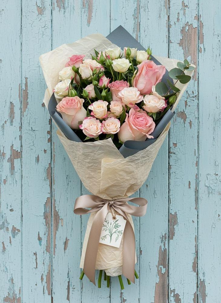 Букет цветов из: Розы в Болгаре