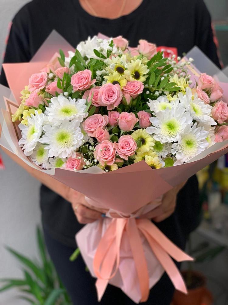 Букет цветов из: Розы и Хризантемы в Болгаре