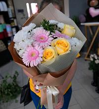 Букет цветов из:  Герберы, Розы и Хризантемы в Болгаре