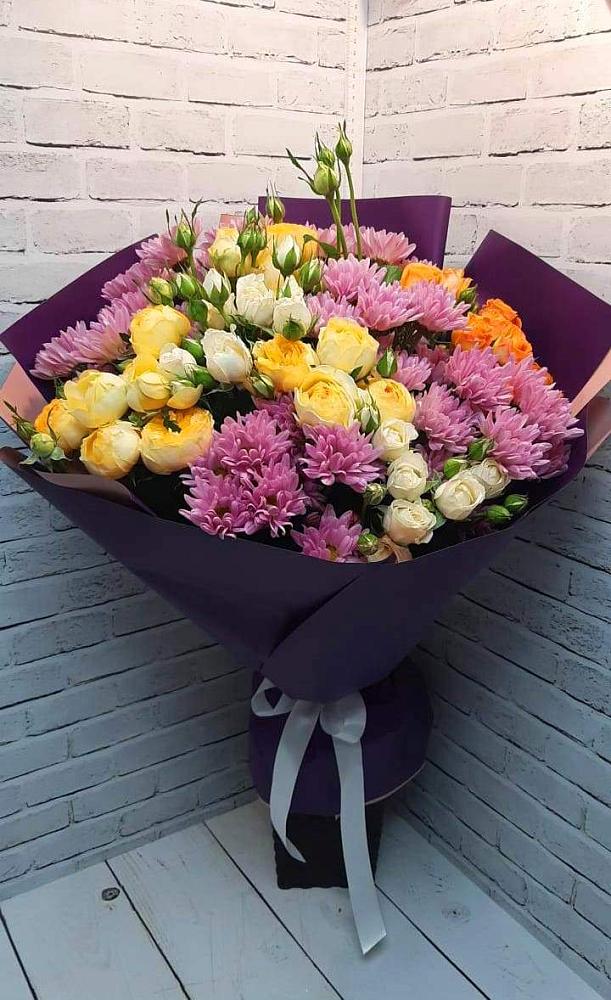 Букет цветов из: Хризантемы и Розы в Болгаре