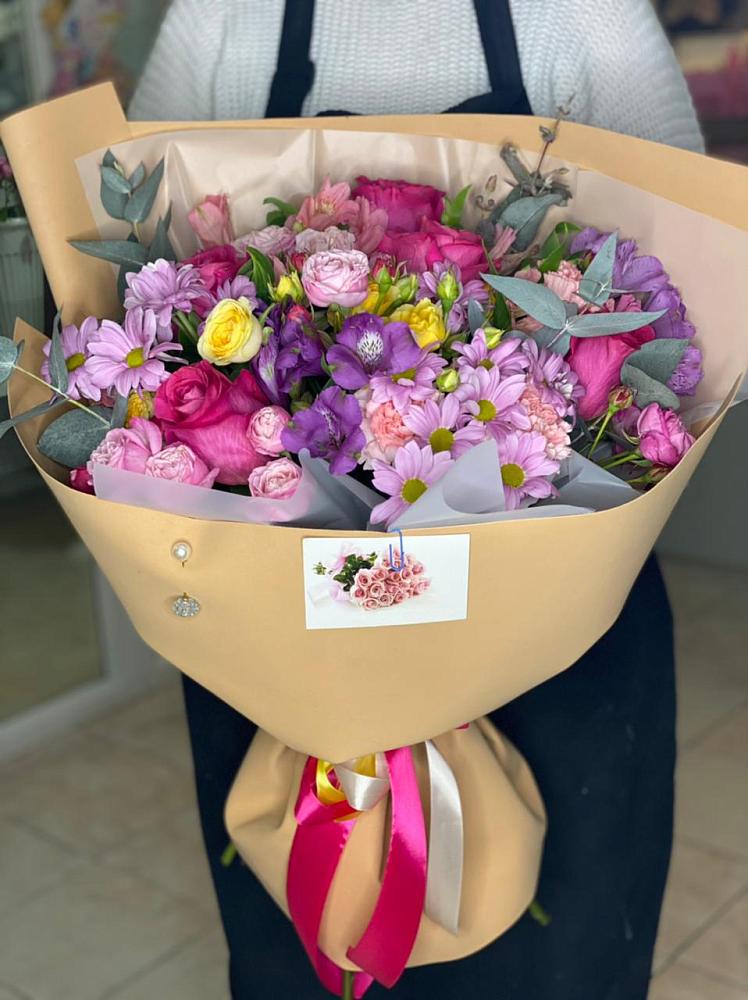 Букет цветов из: Хризантемы, Гвоздики и Альстромерии в Болгаре