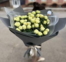 Букет Белые кустовые розы Солинеро в Болгаре