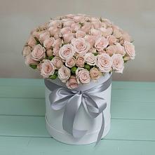 Цветочная композиция из Розы в шляпной коробке в Болгаре