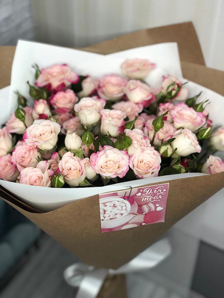 Букет цветов из: Розы в Болгаре