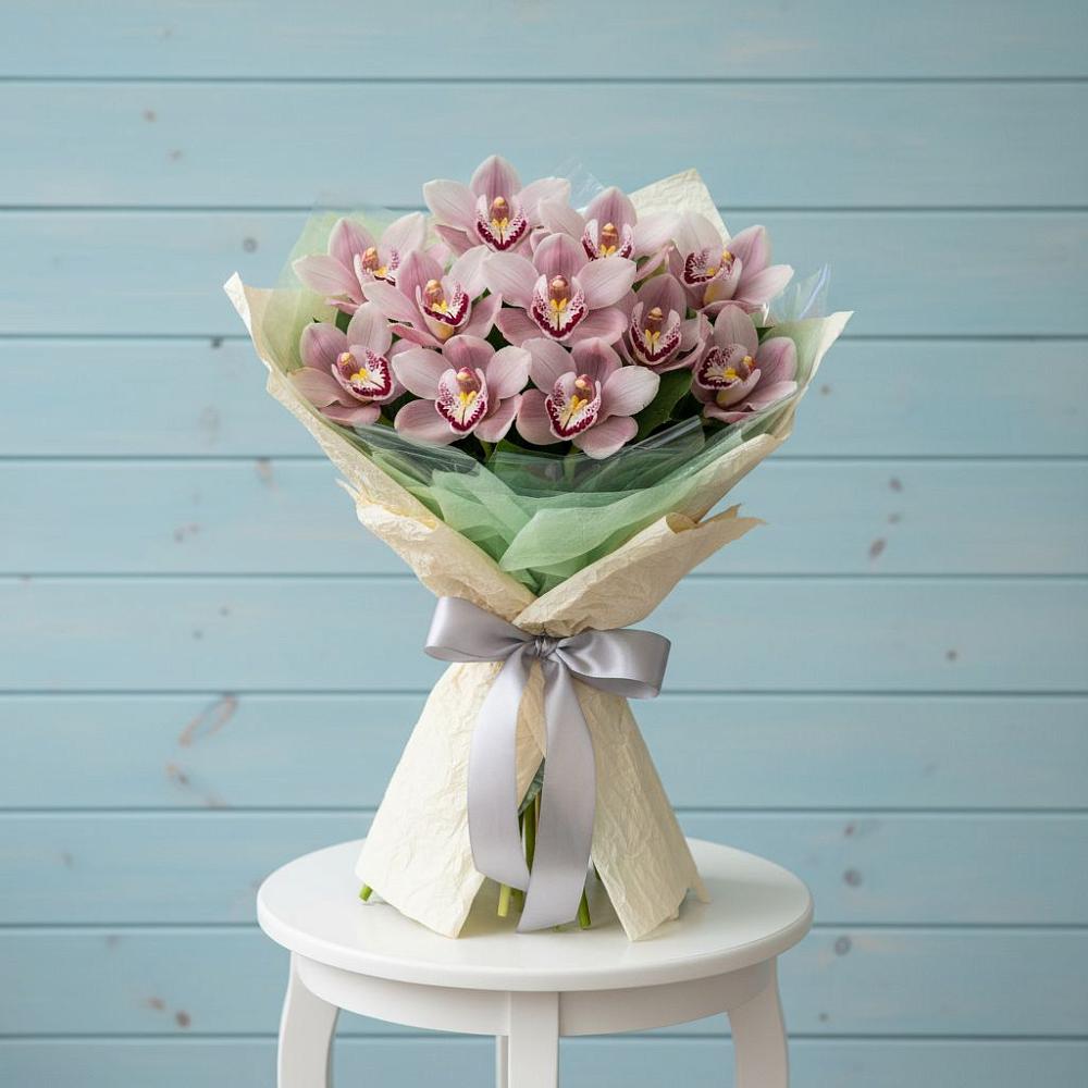 Букет цветов из: Орхидеи и Розы в Болгаре