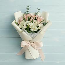 Букет цветов из:  Альстромерии в Болгаре