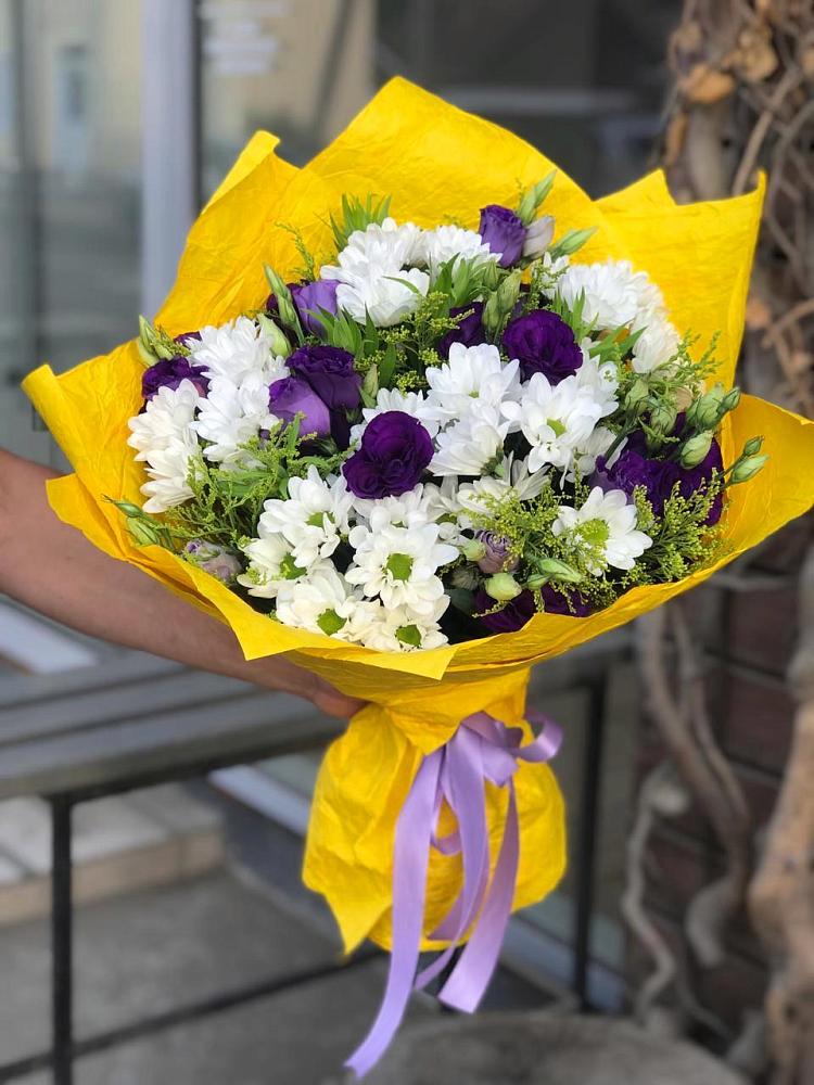 Букет цветов из: Ирисы, Хризантемы и Ромашки в Болгаре
