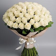 Букет 101 беля роза Белоснежка в Болгаре