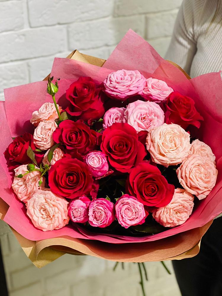 Букет цветов из: Розы в Болгаре