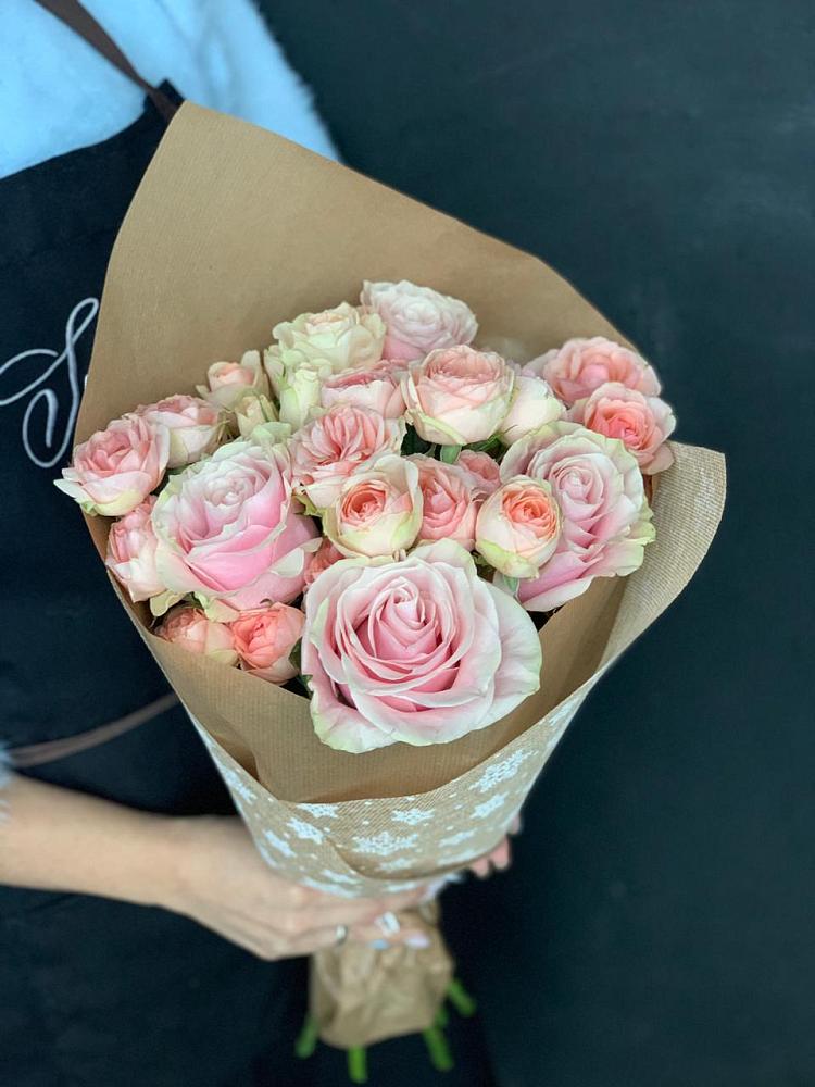 Букет цветов из: Хризантемы и Розы в Болгаре