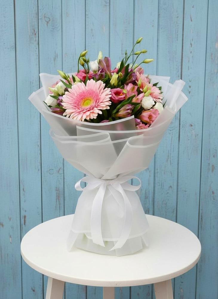 Букет цветов из: Герберы, Альстромерии и Лизиантусы в Болгаре