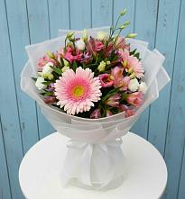 Букет цветов из:  Герберы, Альстромерии и Лизиантусы в Болгаре