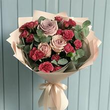 Букет цветов из:  Гвоздики и Розы в Болгаре