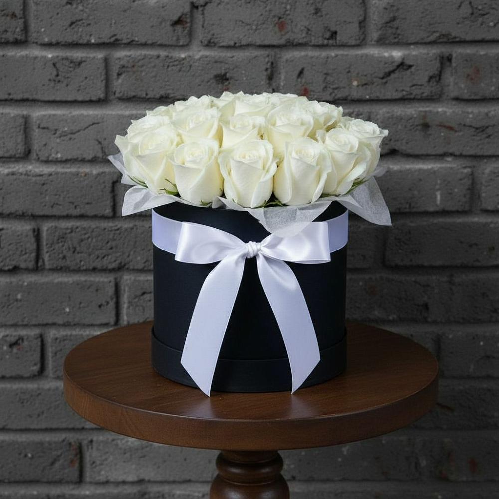 Цветочная композиция из Розы в шляпной коробке в Болгаре