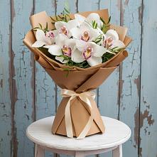 Букет цветов из:  Орхидеи и Розы в Болгаре