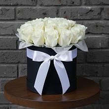 Цветочная композиция из Розы в шляпной коробке в Болгаре